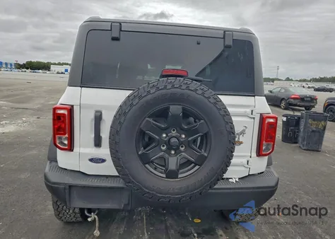 2023 Ford Bronco Base z USA, uszkodzony, nr VIN 1FMDE5AH1PLB93171